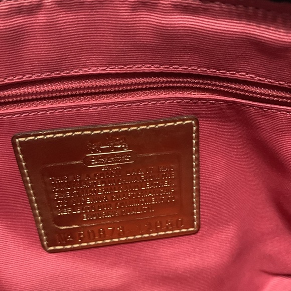 Coach small purse - Picture 4 of 7